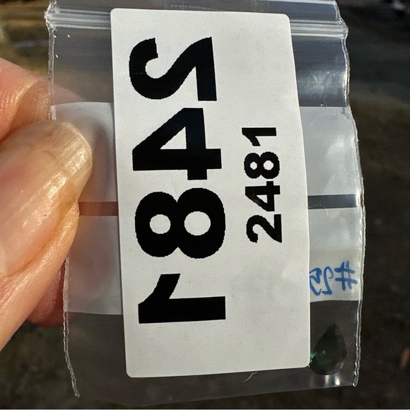 0.96 Carats Natural Sapphire Fine Grade - Picture 13 of 17